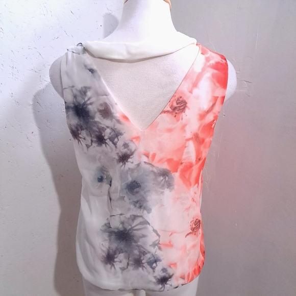 Cleo | Women's Sleeveless Top - Red and White Floral with tie - Picture 5 of 9